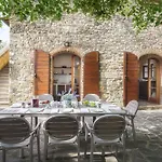 Βίλα Fonte Pinella 8, Emma Κιούζι
